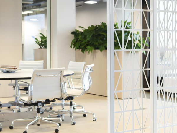 胶州办公室装修地面铺什么材料更合适？